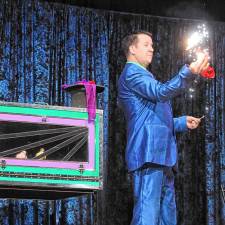 Sam Sandler, known as the nation’s top deaf magician, will perform at 1 p.m. Friday, May 10 at Sussex County Community College’s Performing Arts Center. The show is free. (Photo provided)