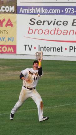 Sussex outfielder Dominique Taylor has his glove open during a catch attempt in the third inning.