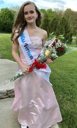 PHOTO BY JANET REDYKE Hannah Van Blarcom was recently chosen as 2019 Miss Vernon. Hannah will represent Vernon Township along with other town winners in competing for Queen of the Fair this summer during the Sussex County Farm and Horse Show/ New Jersey State Fair.
