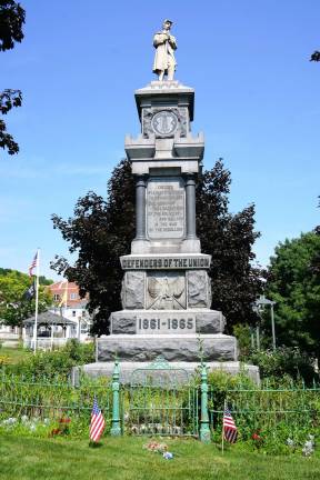 Organization honors Civil War soldiers The "Defenders of the Union" Monument stands guard in Newton Green.