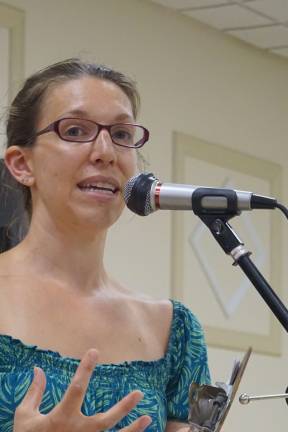 Public comes out to save Heater's Pond Petition organizer Michelle Nardini encouraged residents to visit Heater's Pond and see how the water quality has improved.