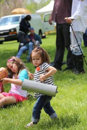 Medicine Wheel celebrated at Lusscroft Farm Amaleigh Curtey joins in the Be The Band Workshop