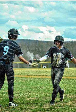 4 lead baseball team WB1 Seniors Zack Clarken (9) and CJ Collins (6) are among the leaders of the Wallkill Valley Regional High School baseball team. (Photos by Eli Wosneski)