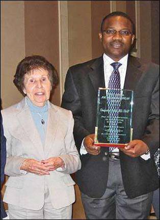 Fofah earns Quinlan award Fofah earns Quinlan award