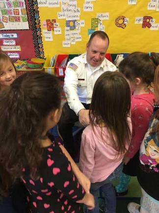 Strada reads to Ogdensburg students Strada reads to Ogdensburg students