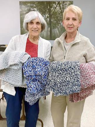 Warm thoughts: Woman’s Club stitches comforting blankets for chemotherapy patients Warm thoughts: Woman’s Club stitches comforting blankets for chemotherapy patients