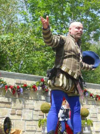 Don Kilcoyne performs in the &quot;Mayor's Show.&quot;