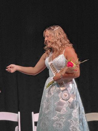 Miss Lafayette is Queen of the Fair <b>Miss Sandyston Aubrey White, right, is second runner-up.</b>