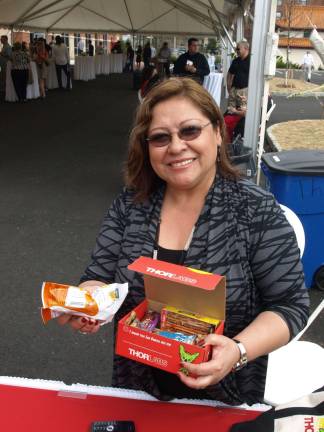 Thorlabs holds official opening Lita DeLaTorre of Fredon displays a Lab Snack included with domestic orders. It is pleasant surprise for scientists and researchers working long hours and in the need of a snack.