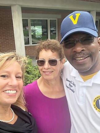 Vernon celebrates opening of Skylands Urgent Care Stephanie Scilingo and Kristi Anderson from the Vernon Chamber of Commerce with Mayor Burrell.