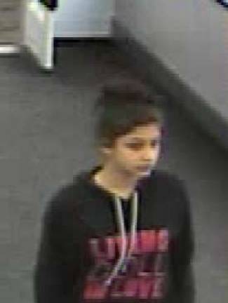 Police seeking alleged shoplifters Police seeking alleged shoplifters