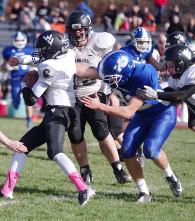 Wallkill Valley ball carrier Peter Mastroianni on the move.