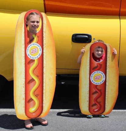 Wienermobile comes to Franklin Wienermobile comes to Franklin