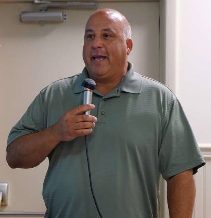 PHOTO BY VERA OLINSKI Former Ogdensburg Mayor Steve Ciasullo addresses residents at the July Elizabethtown Gas public meeting.