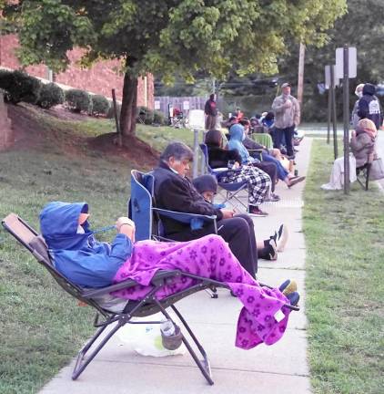 The Newton DMV line at 6 a.m. (Photo by Vera Olinski)