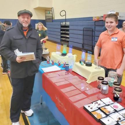 Pat Flynn talks to Owen about his products. Owen used a Cricket and CAD program to start his business. Many of his products are customizable.