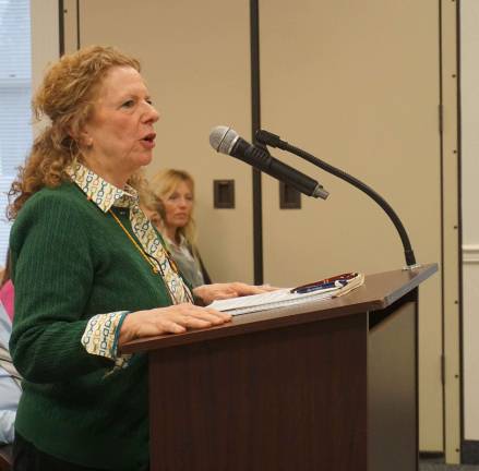 Groups give their views on Sparta Mountain Susan Williams, chairwoman of the Skylands Group, N.J.Sierra Club, presents reasons to oppose the Sparta Mountain Stewardship plan.