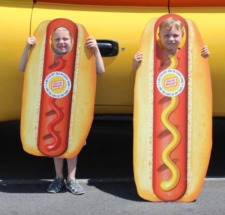 Wienermobile comes to Franklin Wienermobile comes to Franklin