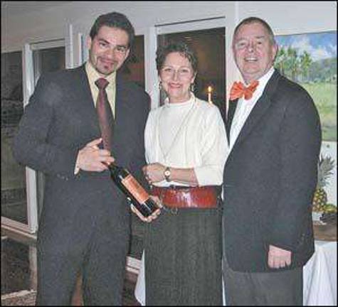 Wine-lovers gather at fundraiser for Project Self-Sufficiency Wine-lovers gather at fundraiser for Project Self-Sufficiency