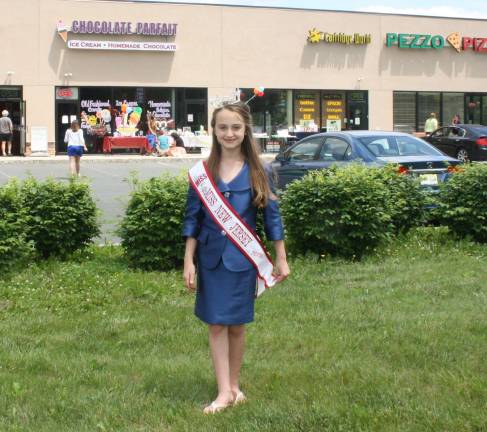 Chocolate Parfait celebrates new location Miss New Jersey, Ava Levin.