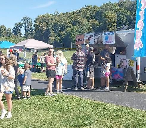 Long line forms for treats at Hardyston Day!