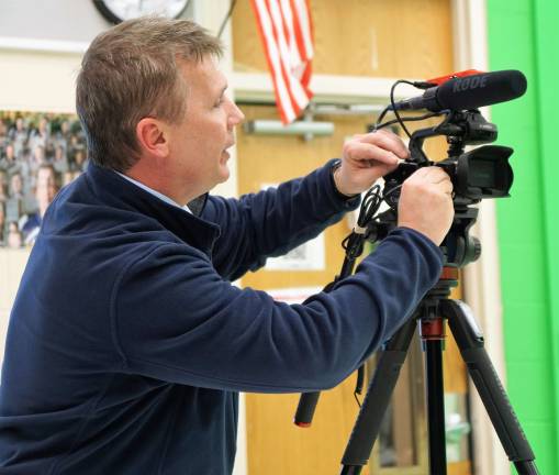 Kevin Fenlon demonstrates how to set up a Livestream camera.