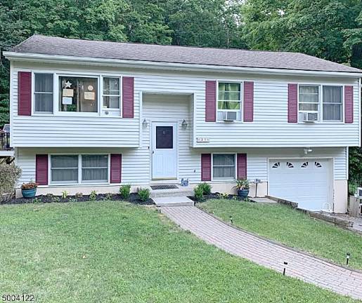Take your party outside with ease at this renovated bilevel Take your party outside with ease at this renovated bilevel