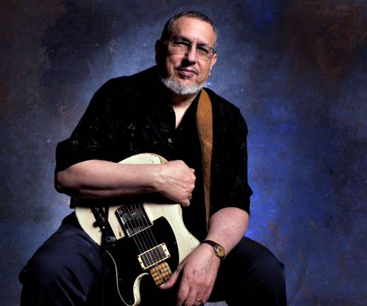 Bromberg to perform at Newton Theatre