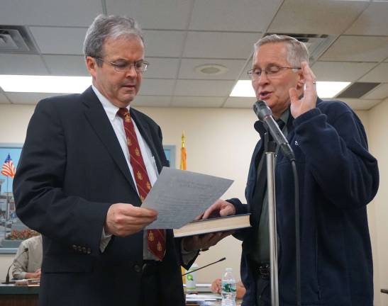 Sussex Borough Attorney Francis J. McGovern administers the Oath of Office to Councilman-Elect Franklin Dykstra, who will complete an unexpired term ending Dec. 31, 2016.