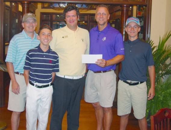Crystal Springs hosts 9 n Dine tourney The Winning Team: Kevin Orabone, Craig Gorczyca, Tyler Gorczyca, Robbie Donnelly receive their prize from Event Coordinator James Fox.