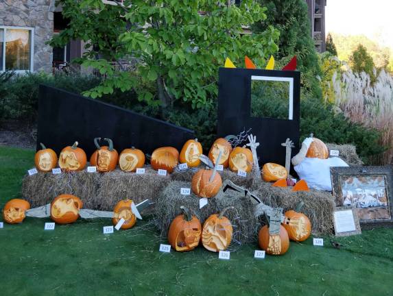 Crystal Springs hosts carving contest Guernica by day