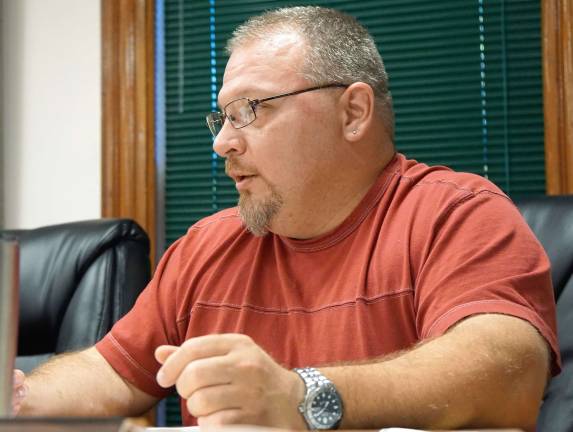 Council: State backing Ogdensburg into corner Council President George Hutnick explains how the state is "painting" Ogdensburg into a corner.
