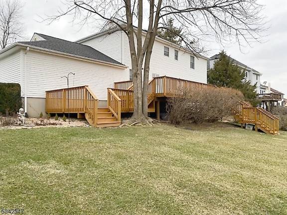 Home on private cul de sac offers mountain views Home on private cul de sac offers mountain views