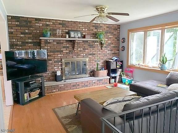 Family time is fabulous in this Barry Lakes home Family time is fabulous in this Barry Lakes home