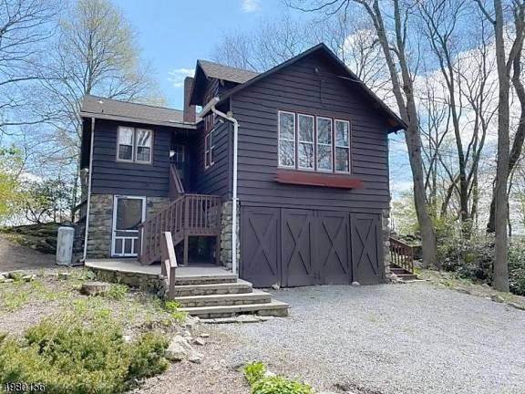Jump-start your adventures at this stunning lakefront home Jump-start your adventures at this stunning lakefront home