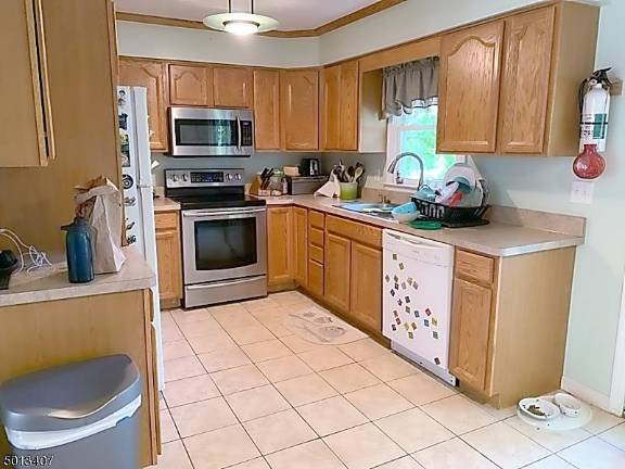 Family time is fabulous in this Barry Lakes home Family time is fabulous in this Barry Lakes home