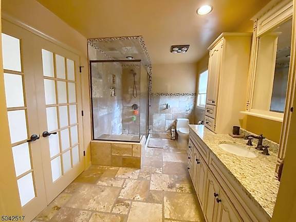 Home on private cul de sac offers mountain views Home on private cul de sac offers mountain views