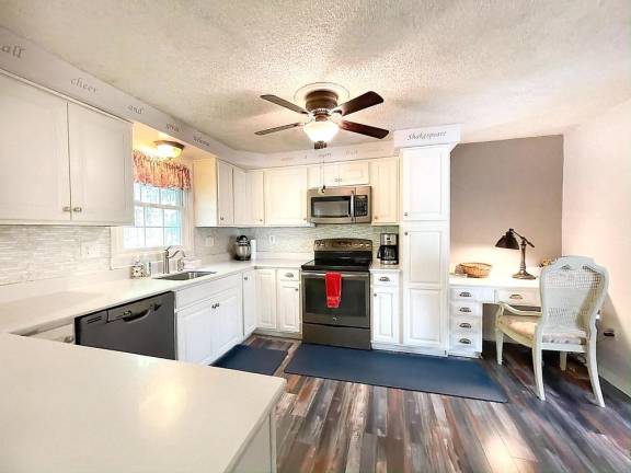 Newly renovated modern colonial with much to offer Newly renovated modern colonial with much to offer