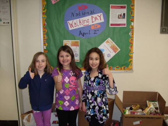 Franklin students participate in National Walking Day Ella Darvalics, Anna Maria Formica, Sophia Fiorentino