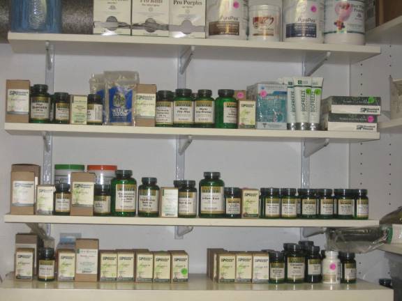 Hamburg chiropractor to celebrate 30 years PHOTOS BY JANET REDYKE The center offers a full supply of natural vitamins and supplements.
