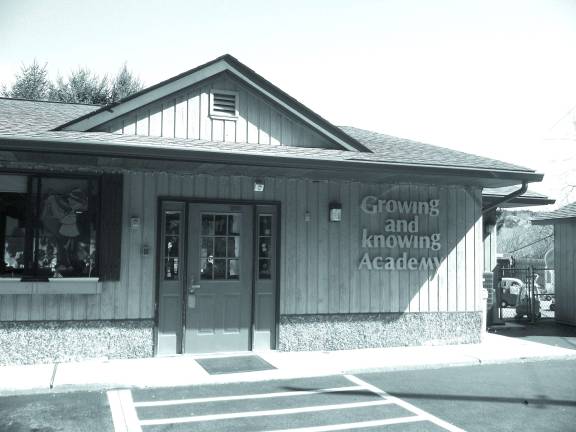 ‘Growing and Knowing’ fulfills a mother’s dreams Photos by Don Carswell Outside the school.
