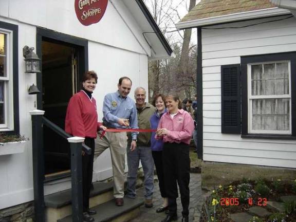 Pictured: Lauren Brophy, Glen Vetrano, Henry Capro, Kathleen Prutting and Leigh Petroski.