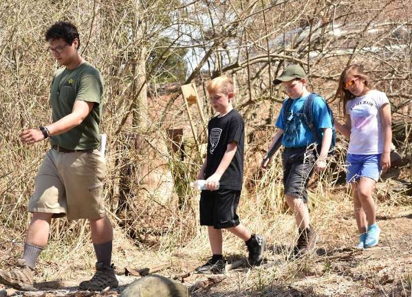 Students get environmental lesson Students get environmental lesson
