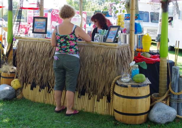 A fresh lemonade stand was available to visitors along with wine and beer.