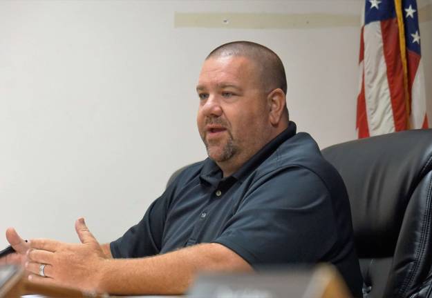 Council: State backing Ogdensburg into corner PHOTOS BY VERA OLINSKI Councilman Robert McGuire discusses the DEP acknowledgment letter with the Ogdensburg engineer.