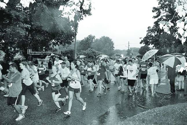 Lawyers run 5K for organization