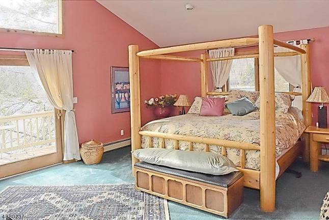 Exclusive Manitou Island home captures the lake’s true beauty Exclusive Manitou Island home captures the lake’s true beauty