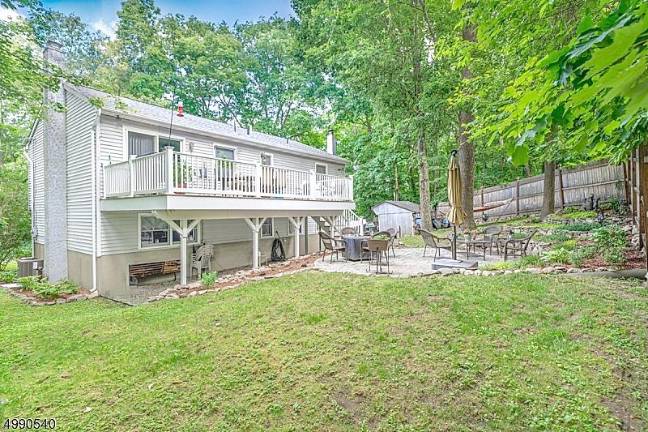Embrace country life in this lake community home Embrace country life in this lake community home