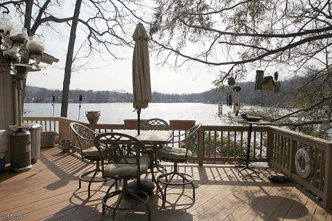 Exclusive Manitou Island home captures the lake’s true beauty Exclusive Manitou Island home captures the lake’s true beauty