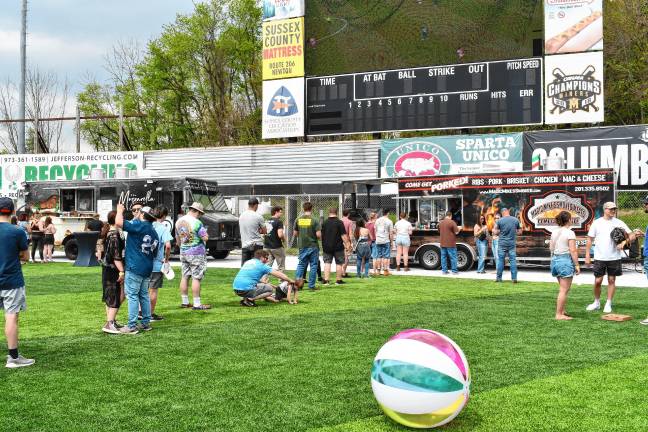 Miners open 10th season tonight <b>People line up for beer.</b>